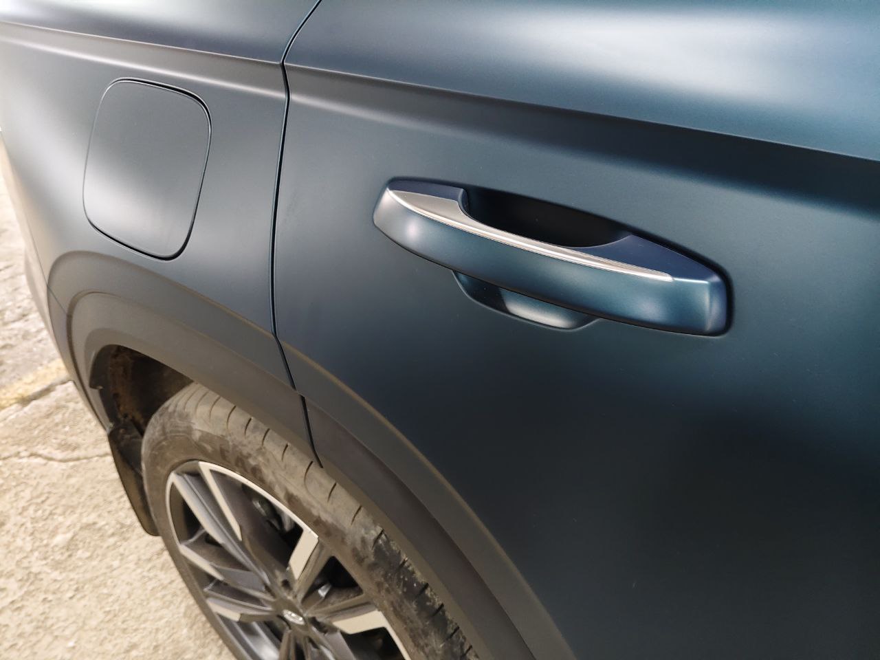 Geely Monjaro в сатине: когда эстетика встречается с идеальной защитой ✨